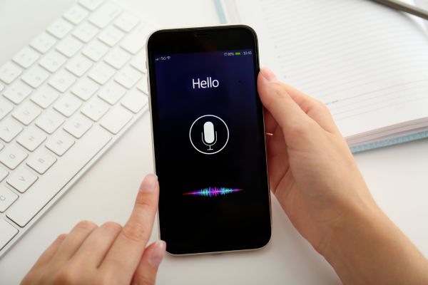 Czym jest rozpoznawanie głosu przez AI