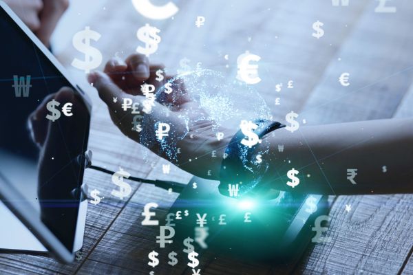 Czym jest Dynamiczna Konwersja Walut w płatnościach bezgotówkowych?